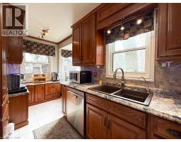 52 DAVIS Street W - 15