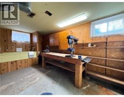 52 DAVIS Street W - 30