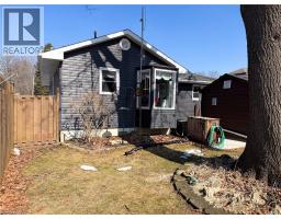 52 DAVIS Street W - 36