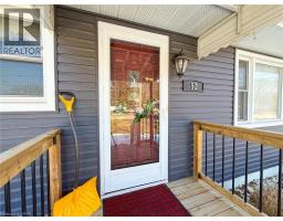 52 DAVIS Street W - 5