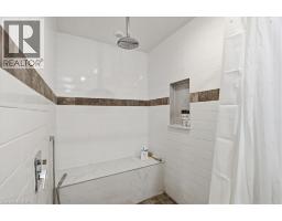 328 SHADY GLEN Crescent - 34