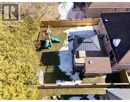 765 REID Crescent - 2