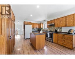 765 REID Crescent - 4