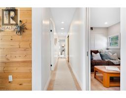 28 MACPHERSON Crescent - 15