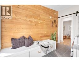 28 MACPHERSON Crescent - 18