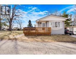 28 MACPHERSON Crescent - 2