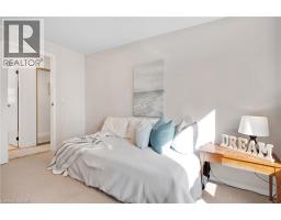 28 MACPHERSON Crescent - 27