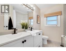 28 MACPHERSON Crescent - 28