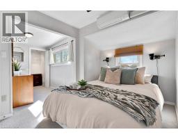 28 MACPHERSON Crescent - 30