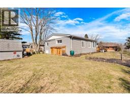 28 MACPHERSON Crescent - 34