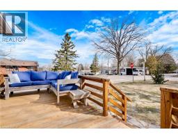 28 MACPHERSON Crescent - 38