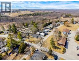 28 MACPHERSON Crescent - 43