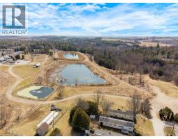 28 MACPHERSON Crescent - 47