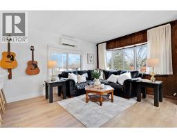 28 MACPHERSON Crescent - 7