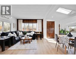 28 MACPHERSON Crescent - 8