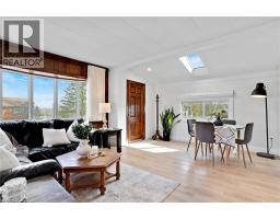 28 MACPHERSON Crescent - 9