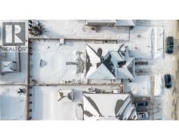 32 HUDSON Drive - 37