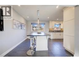 63 KINGSTON Crescent - 12