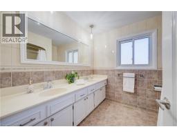 63 KINGSTON Crescent - 29