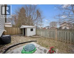 20 IVY Crescent - 30