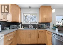 26 WILTSHIRE Drive - 11