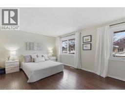 375 KINGSCOURT Drive UnitNo. 42 - 16