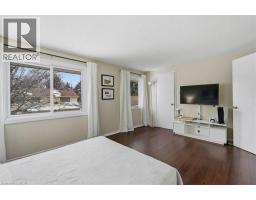 375 KINGSCOURT Drive UnitNo. 42 - 18