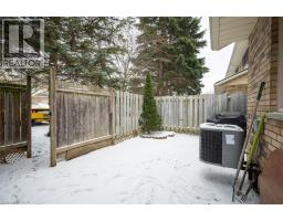 375 KINGSCOURT Drive UnitNo. 42 - 27