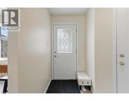 375 KINGSCOURT Drive UnitNo. 42 - 3