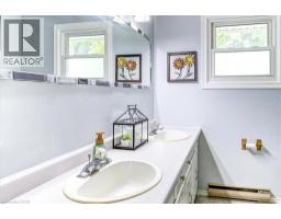 12 MILLER Crescent - 30