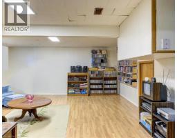 12 MILLER Crescent - 33