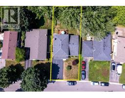 12 MILLER Crescent - 40