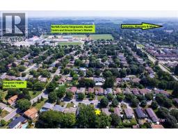 12 MILLER Crescent - 42