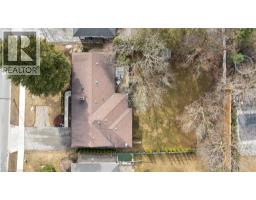 757 WESTMOUNT Road W - 7