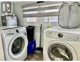 252 ROBINSON Street - 25