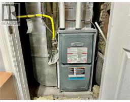 252 ROBINSON Street - 31