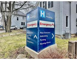 252 ROBINSON Street - 37