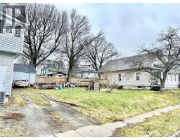 252 ROBINSON Street - 5