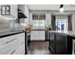 15 PIETER VOS Drive - 11