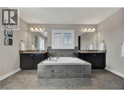 15 PIETER VOS Drive - 18