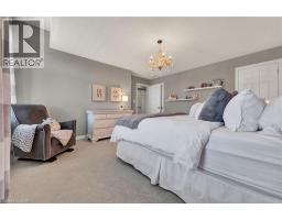 15 PIETER VOS Drive - 24