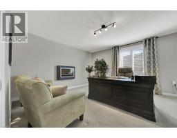 15 PIETER VOS Drive - 28