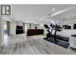 15 PIETER VOS Drive - 31