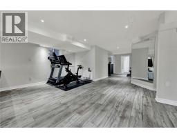 15 PIETER VOS Drive - 36