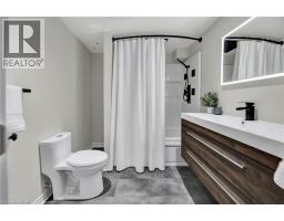 15 PIETER VOS Drive - 38