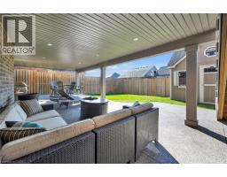 15 PIETER VOS Drive - 42