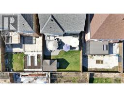 15 PIETER VOS Drive - 45