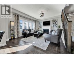 15 PIETER VOS Drive - 6