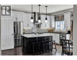 15 PIETER VOS Drive - 9