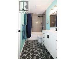 47 HIAWATHA Road - 29